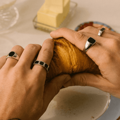Onyx Squared Stone Signet Ring (Silver)