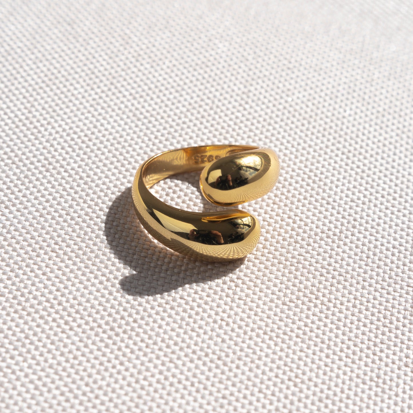 CHUNKY EMBRACE RING