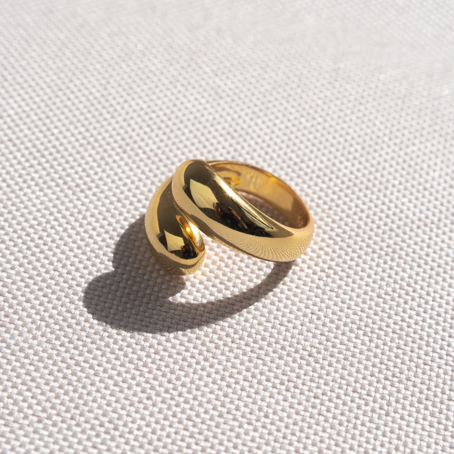 CHUNKY EMBRACE RING